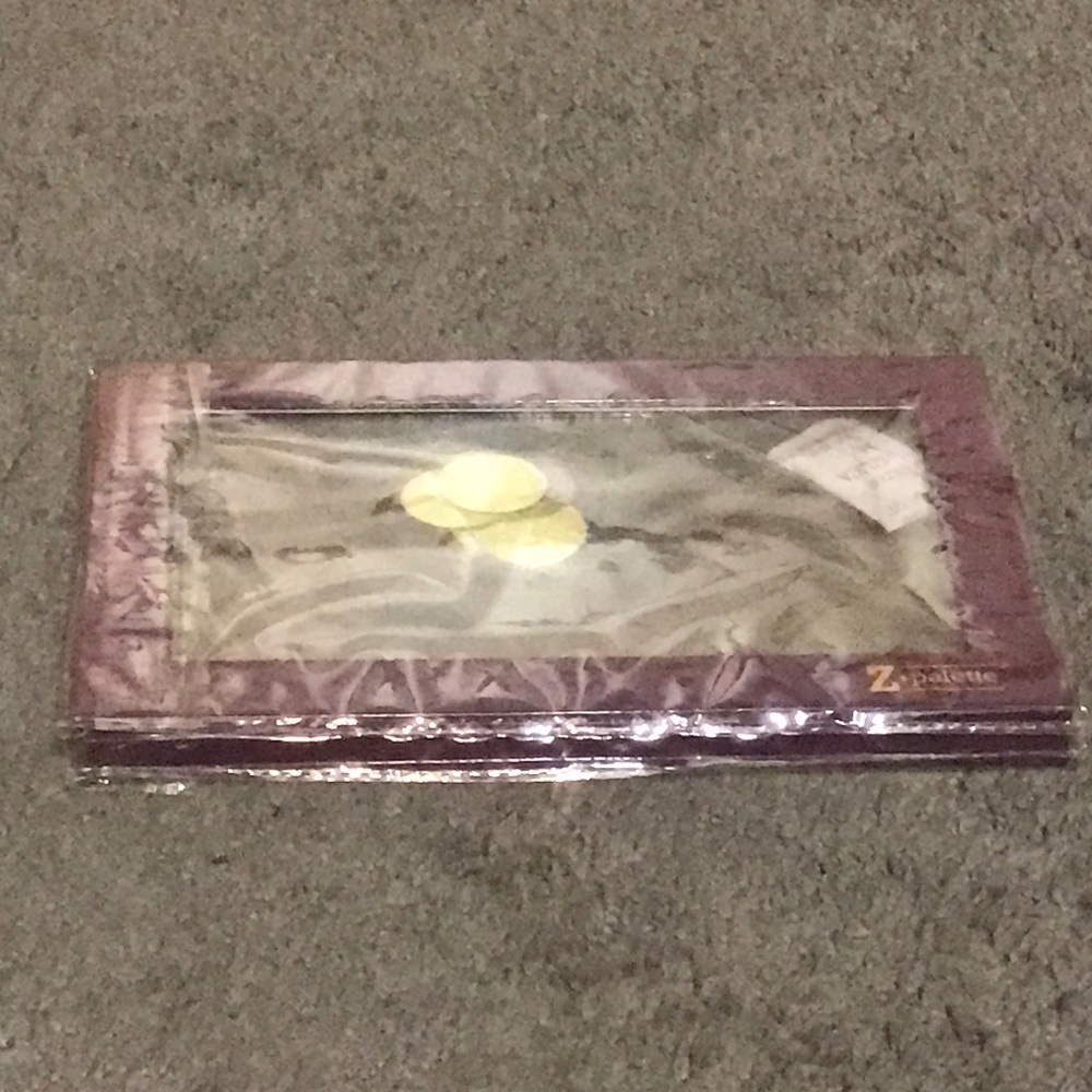 Brand New Zpalette purple in large